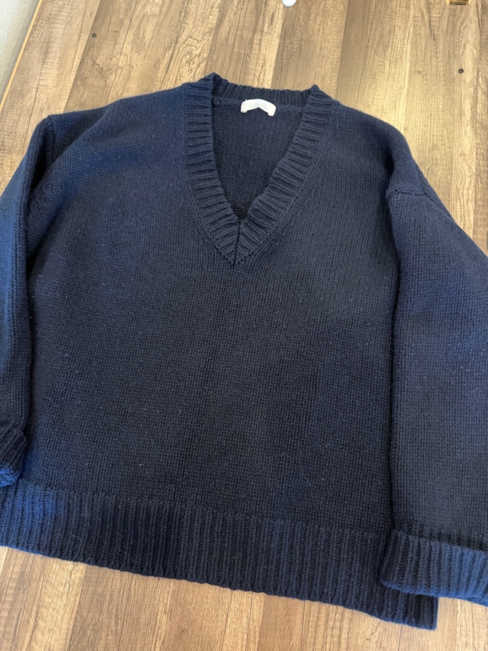 Sablyn CORA 100% CASHMERE SCOOP NECK SWEATER | MIDNIGHT NAVY Women’s L/XL - Picture 3 of 11